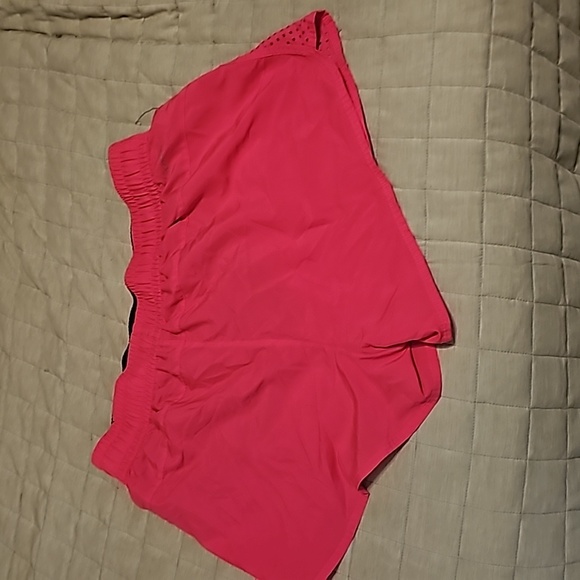 Reebok play dry pink shorts size l - Picture 3 of 3